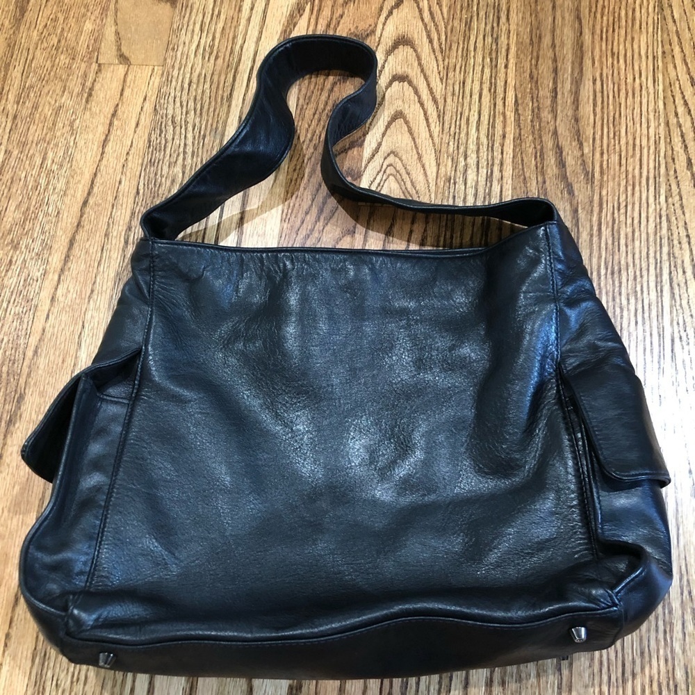 Perlina Black Shoulder Bag